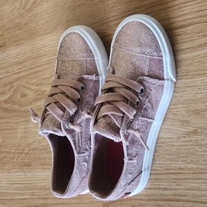 Girls size 13 blowfish sneakers